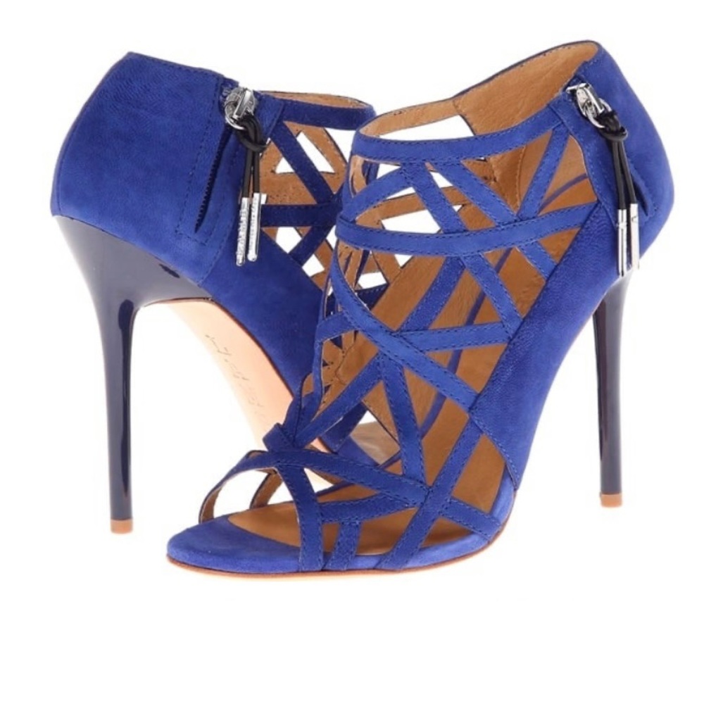 L.A.M.B. Flower Cutout Sandals NWOT